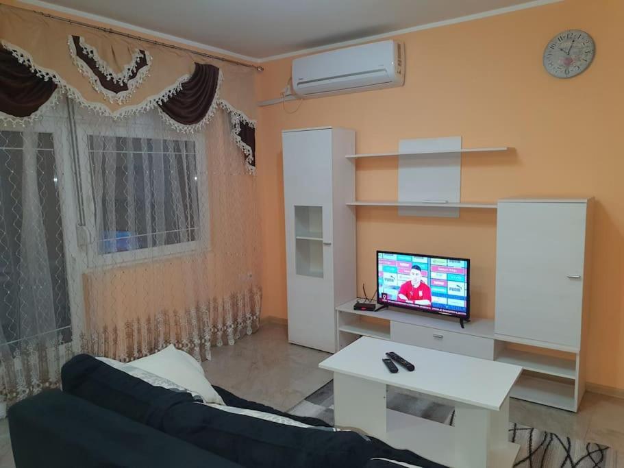 Small Cute Doublebed Room A4 In Панчево Экстерьер фото