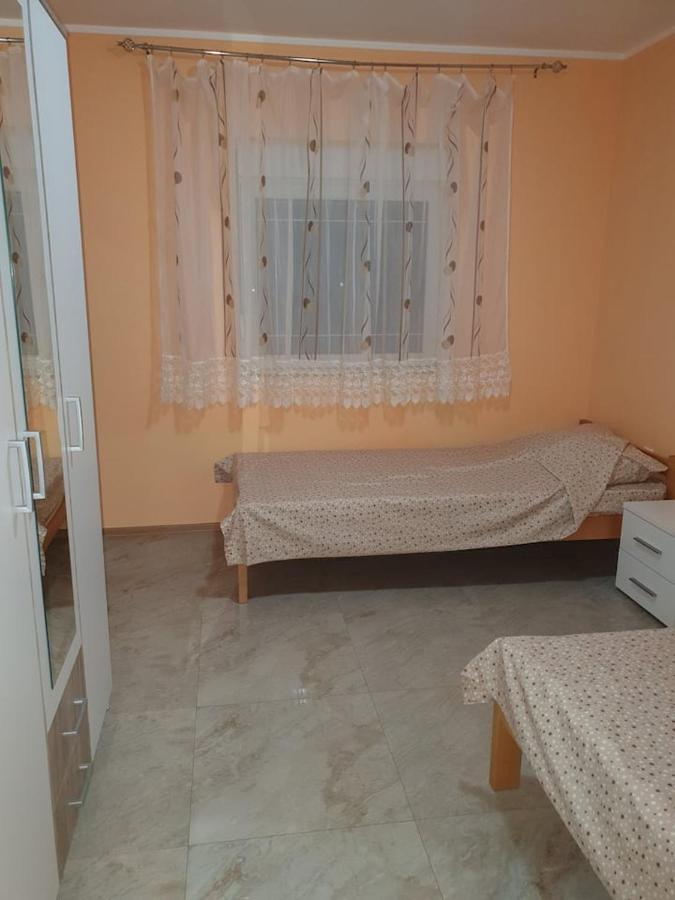 Small Cute Doublebed Room A4 In Панчево Экстерьер фото